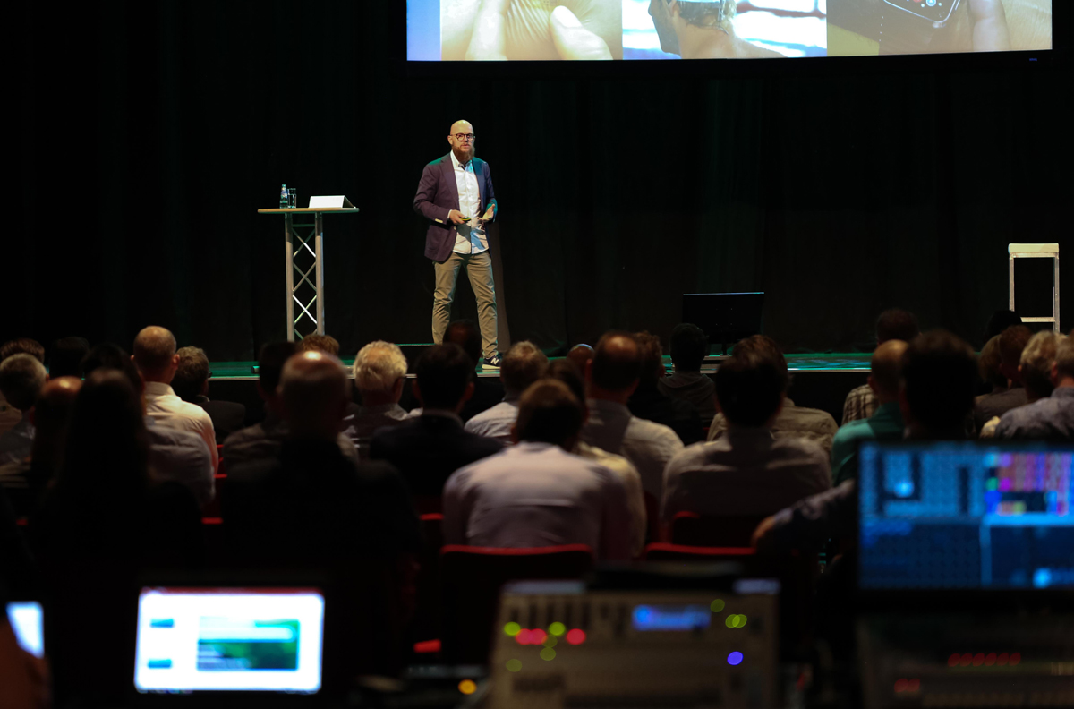 Stefan Junestrand at the Boominfodag delivering his Keynote speech about "Blockchain for Smart Cities and Urban Green Infrastructure"